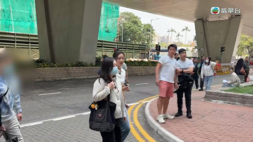 Suso快步離開。