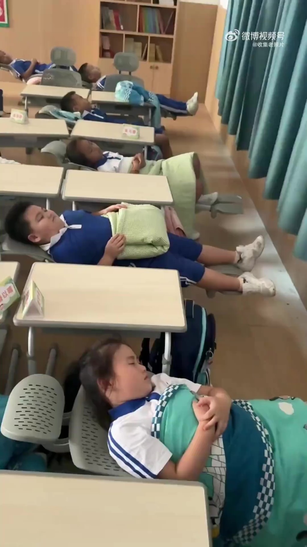 深圳小学配备人体工学午睡椅。 微博 深圳小学配备人体工学午睡椅。 微博