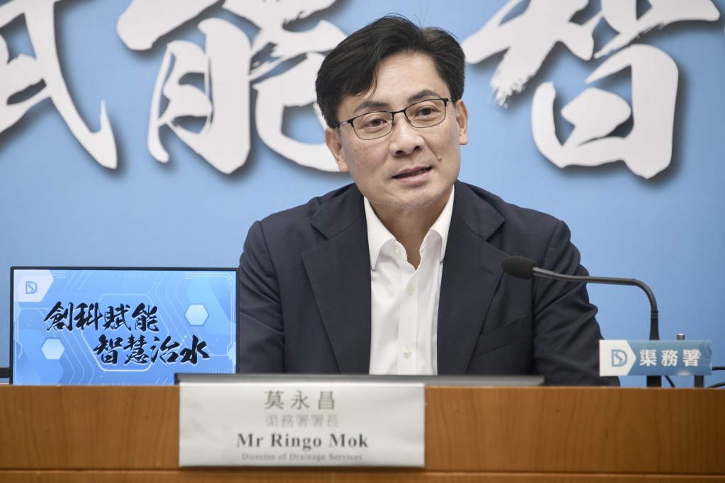 渠務署署長莫永昌。 渠務署署長莫永昌。