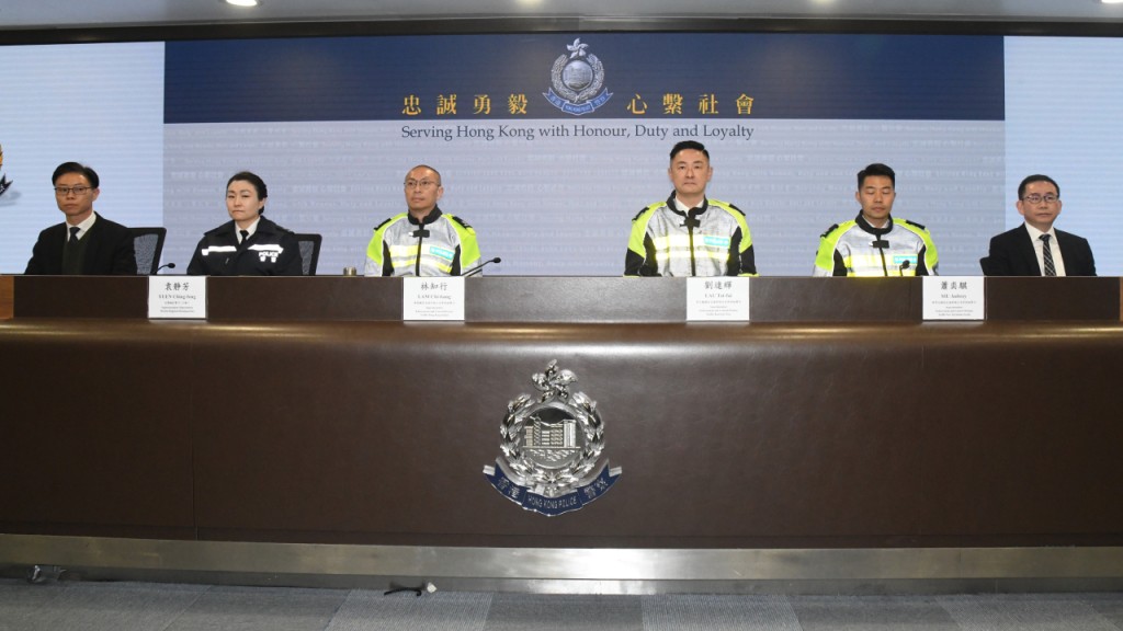 農曆新年交通|花車巡遊及煙花匯演範圍 當日下午3時起陸續封路 警籲旅客留港過夜