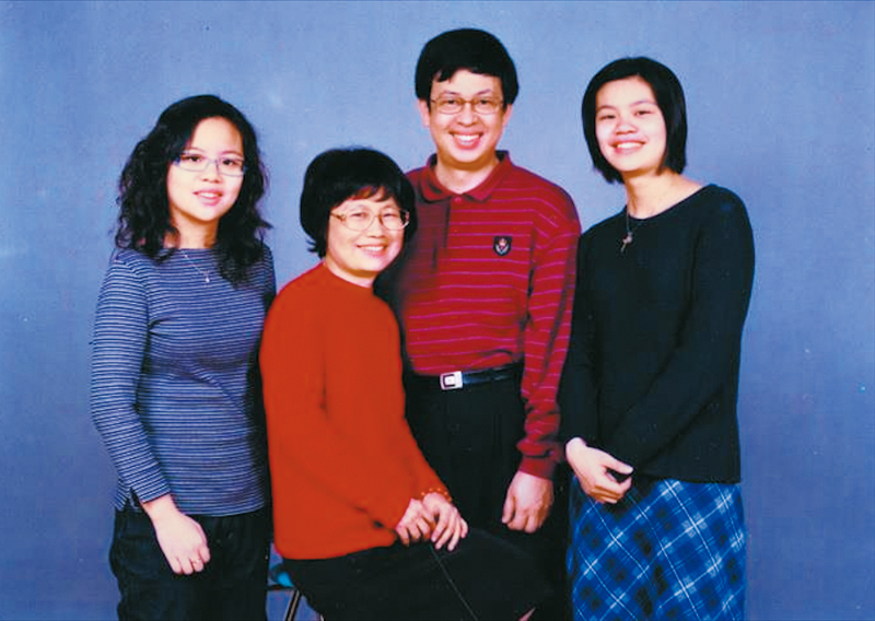 陈建仁和他的家人。