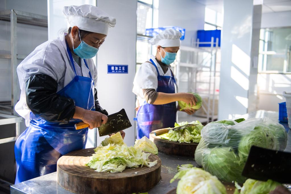 首個學生餐國標將在12月實施，確保製餐每個環節安全。新華社