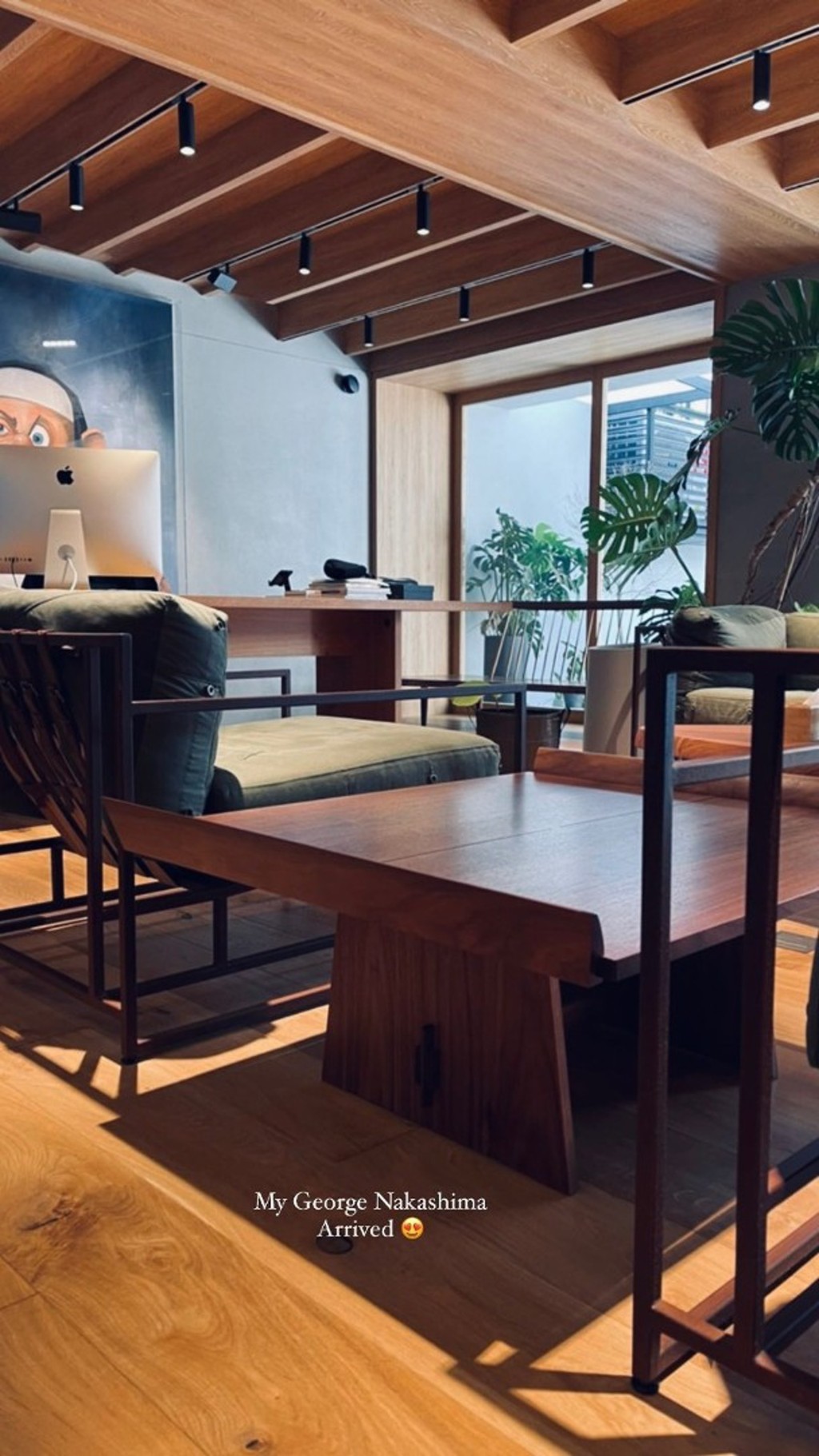 余文樂買入的George Nakashima 木製茶几已抵達。