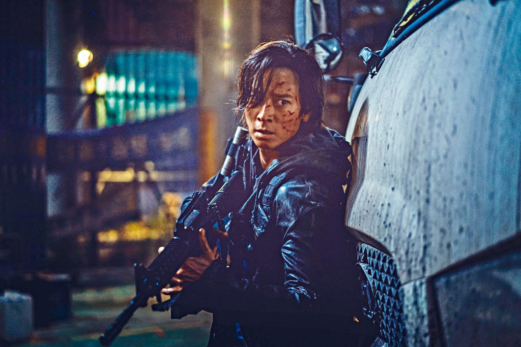 《屍殺半島》延期個多月後,終能於周五在本港上映。