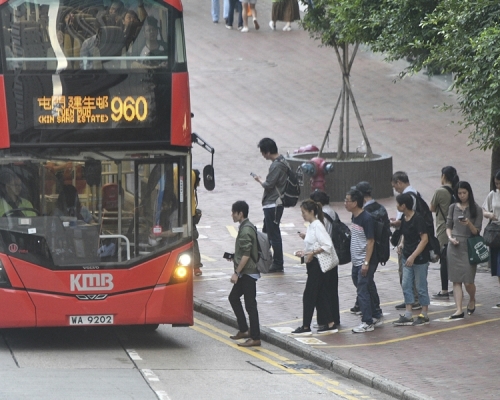 960線巴士維持有限度服務。資料圖片