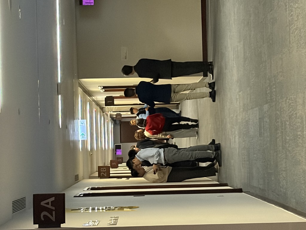 秘書處職員到場了解情況。