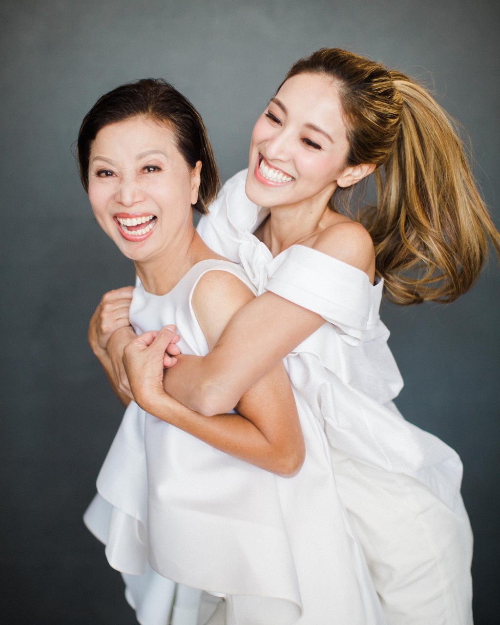 陳凱琳與媽咪感情好好。