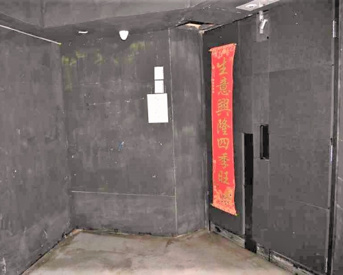 裁判官批酒吧鎖前門開後門，抱僥倖心態營業。