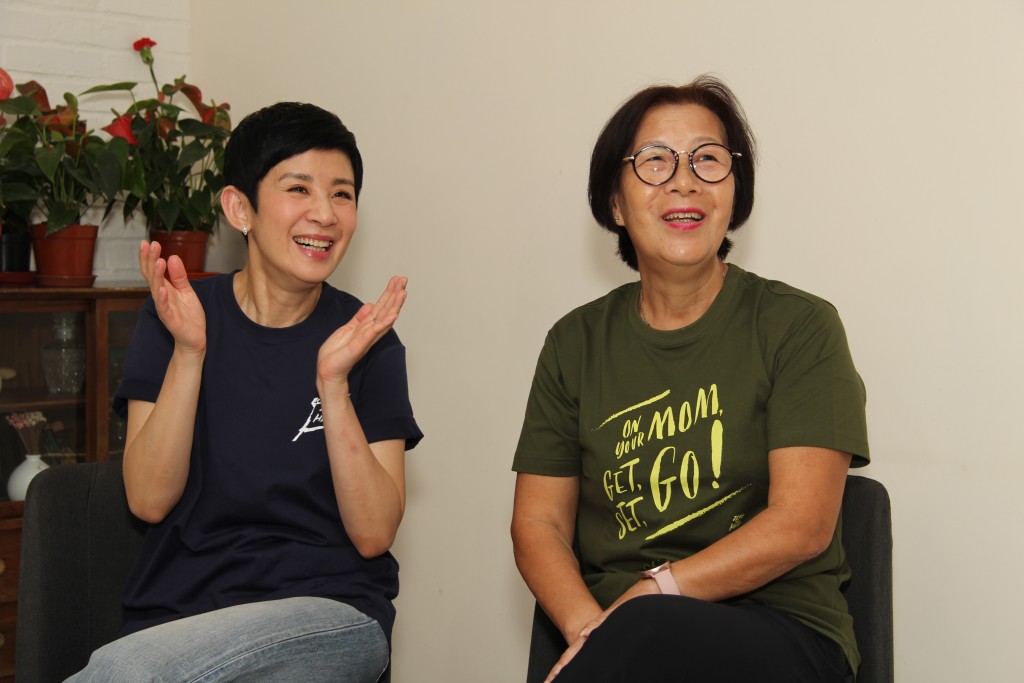 君如聽見蘇母讚好她演出,又話對電影票房有信心,興奮到拍手掌。