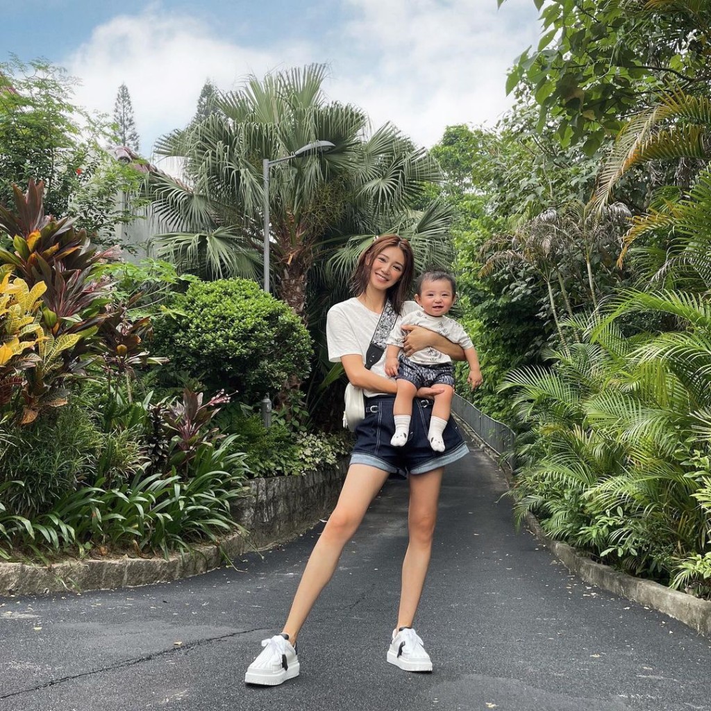 睇唔出已是一子之母。