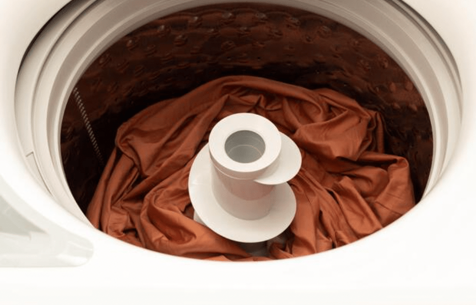 日本一名僅2歲大的男童在家中不幸墜入洗衣機內，最終因長時間姿勢不良導致窒息身亡。Alamy 示意圖