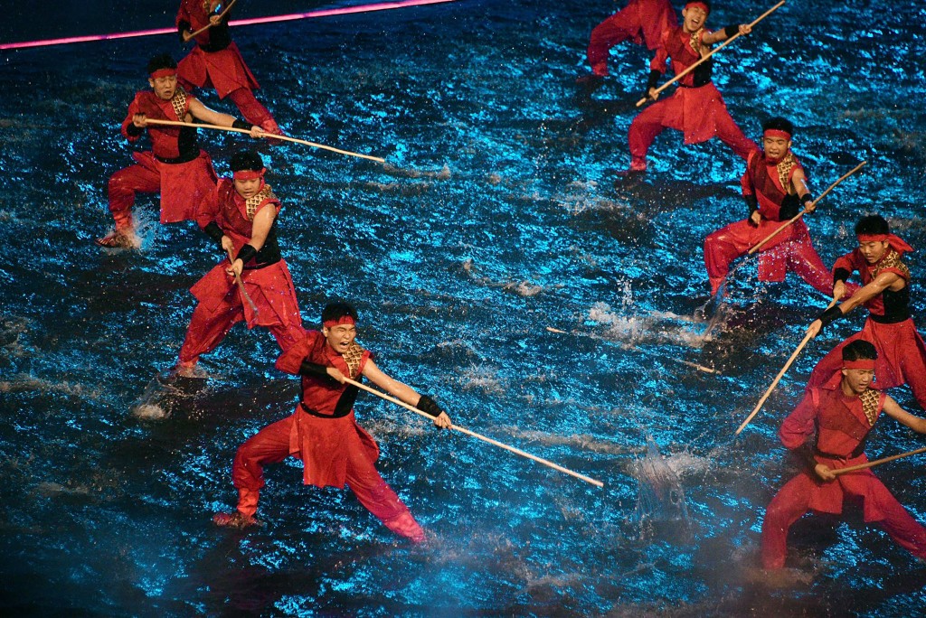 第十五屆全國運動會開幕式在廣東奧林匹克體育中心舉行。陳浩元攝