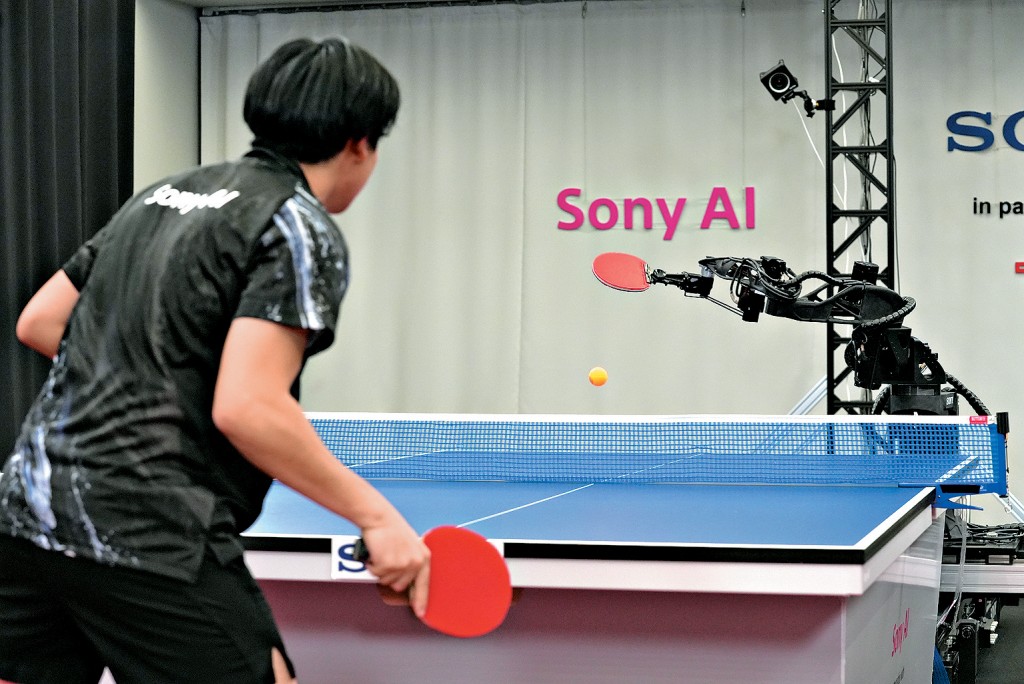 Sony開發的AI機械人Ace與一名精英球手對戰。