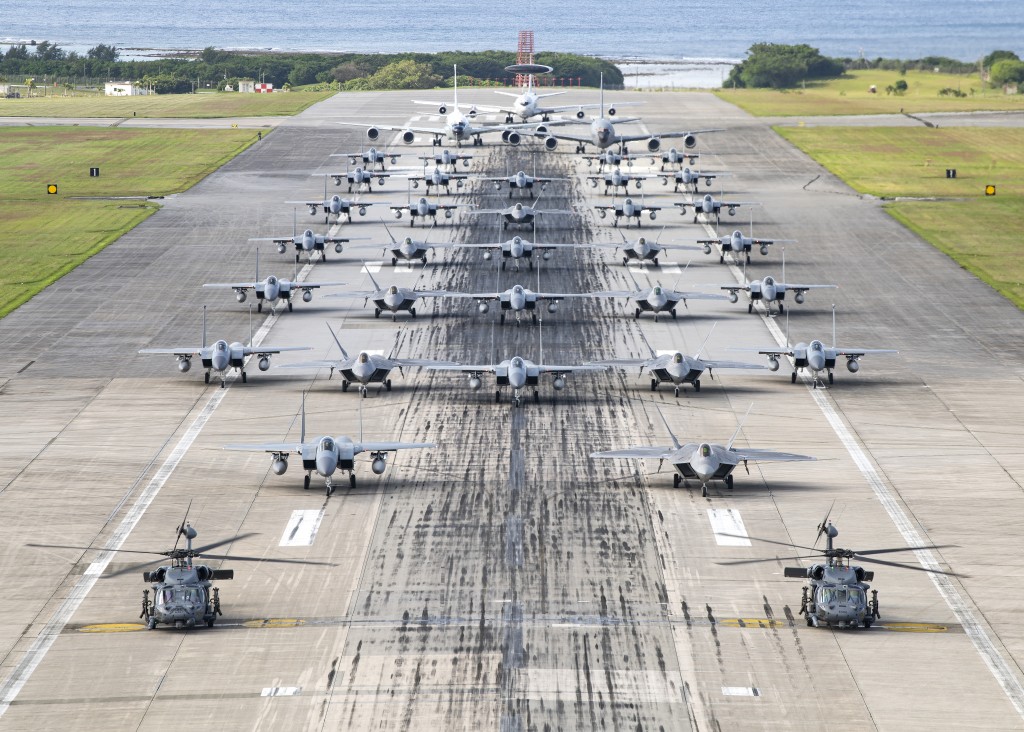 嘉手纳基地。美国空军图片