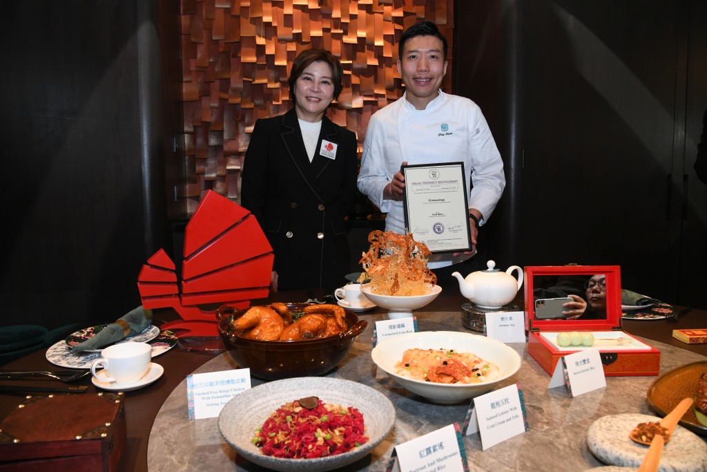 羅淑佩表示，為吸引高消費的中東旅客，政府將大力推動本港餐廳清真認證。