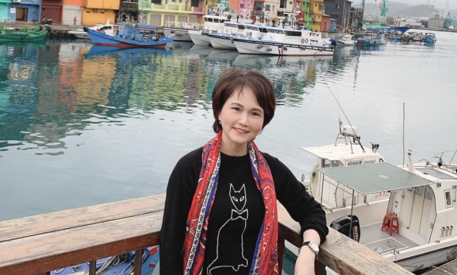 沈春華是金鐘獎新聞節目主持人獎項入圍名單的常客,獲獎頗豐。 沈春華是金鐘獎新聞節目主持人獎項入圍名單的常客,獲獎頗豐。