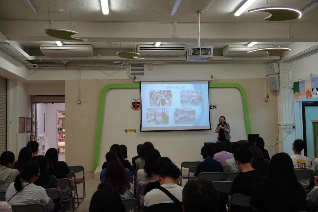 德信幼稚園林婉珊校長(站立者)(圖片來源:受訪學校提供) 德信幼稚園林婉珊校長(站立者)(圖片來源:受訪學校提供)