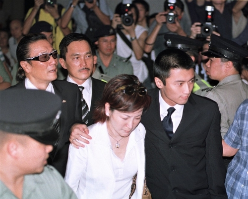 當年轟動一時的頂包案，霆鋒還柙兩周後判240小時社會服務令。資料圖片