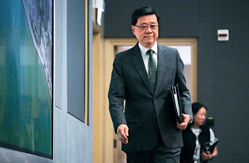 李家超說，造地和供應為兩回事，不斷造地可在有需要時推出土地，讓市場建屋令市民安居，不需要用都可以放在儲備。