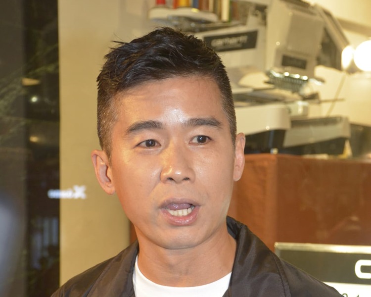 海峰又話寵物狗帶給家人歡樂。