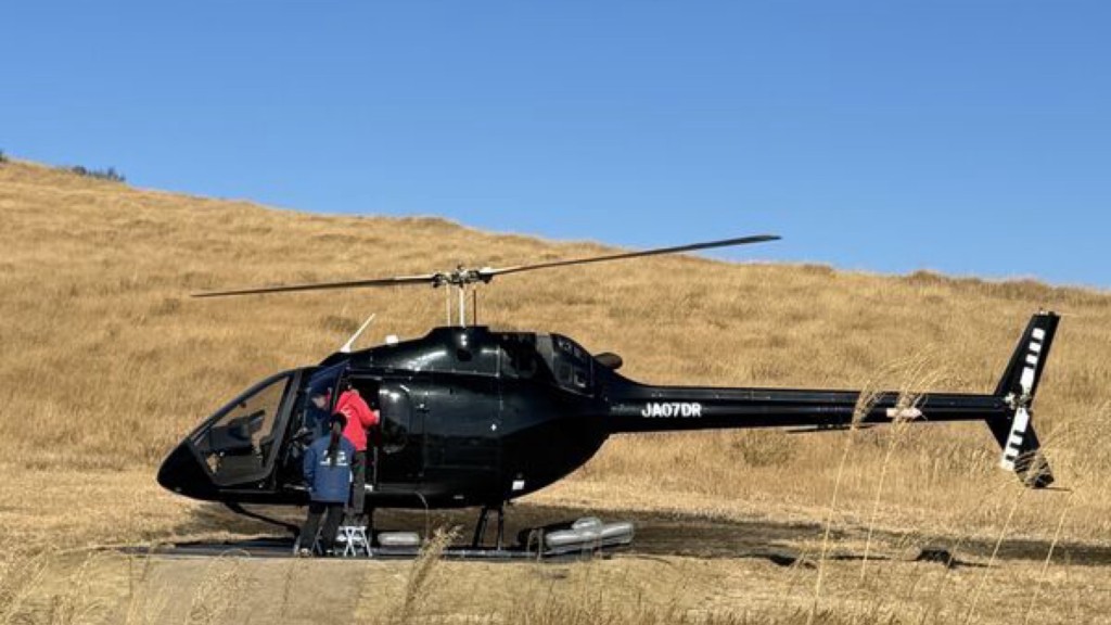 阿蘇火山觀光直升機能近距離欣賞火山口，遊客紛紛搶搭。   ETtoday