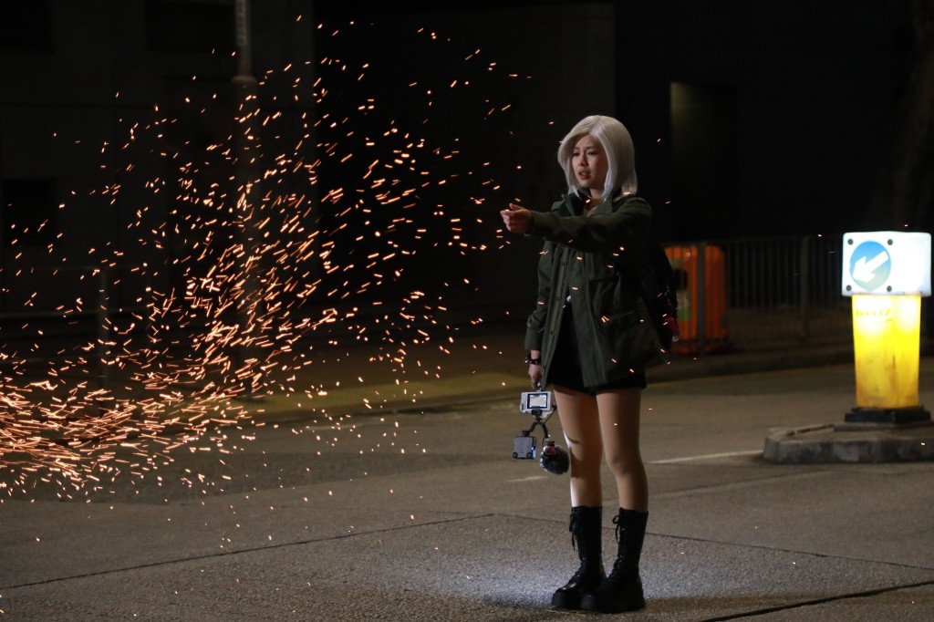 片中有好多長對白。