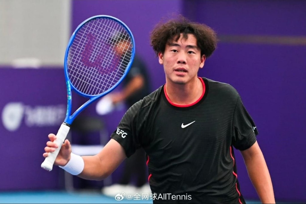 黄泽林先前于4强淘汰周意晋级。微博@全网球AllTennis