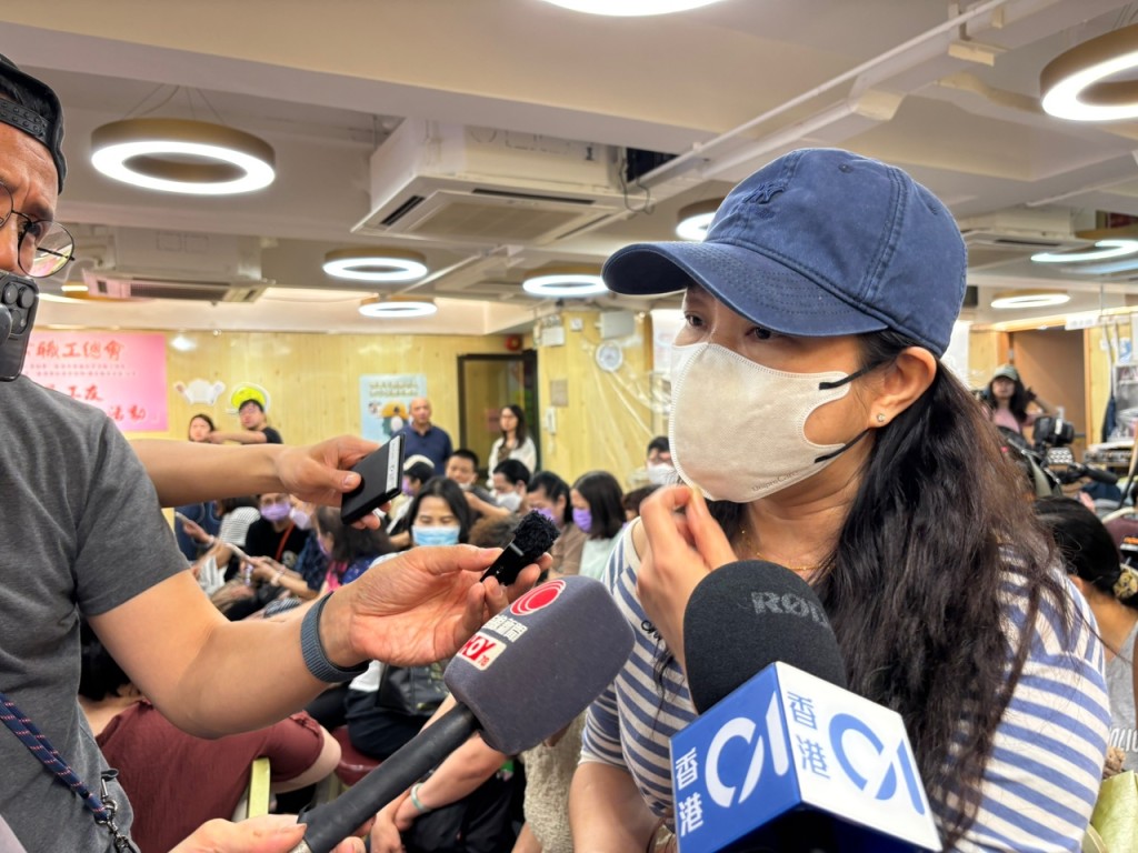 邱小姐希望逼僱主出面面對這件事。郭穎彤攝 邱小姐希望逼僱主出面面對這件事。郭穎彤攝