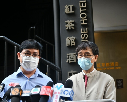 袁國勇聯同歐家榮到酒店視察。