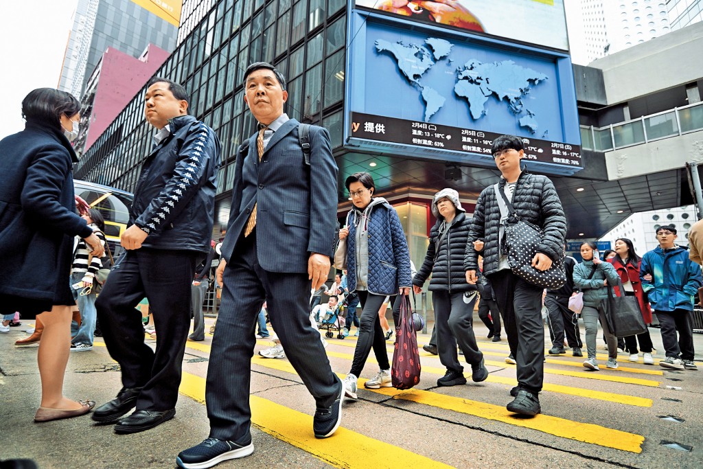 去年第四季，本港GDP按年實質增長2.4%，增速較第三季的1.9%加快。