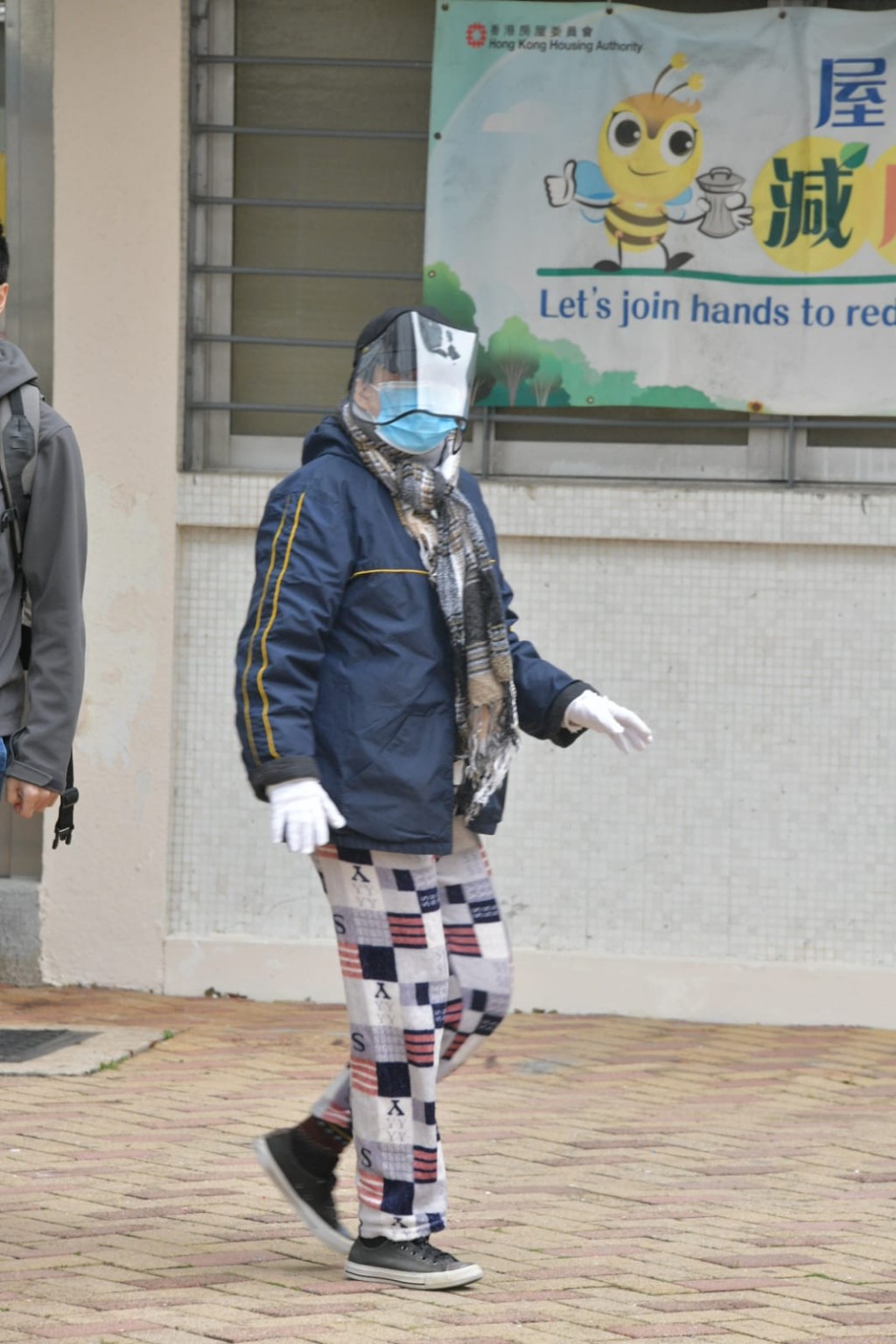 居民前往檢測時做足防疫。