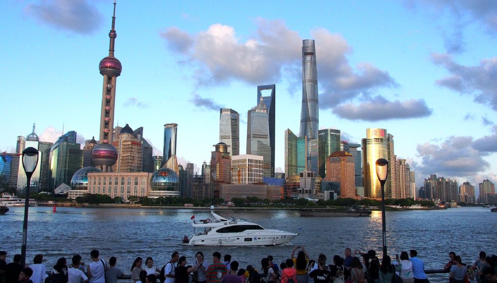 上海为中国一线城市，有不少富豪居住。