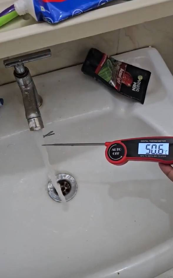 印度群眾分享自來水溫度超50度。Massimo@X 印度群眾分享自來水溫度超50度。Massimo@X