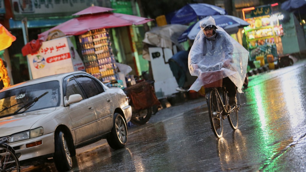 阿富汗連日暴雨釀77死137傷 逾3000房屋例塌或損毀。美聯社