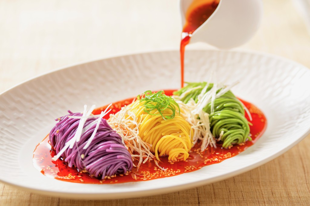 三色雞絲涼麵 $48