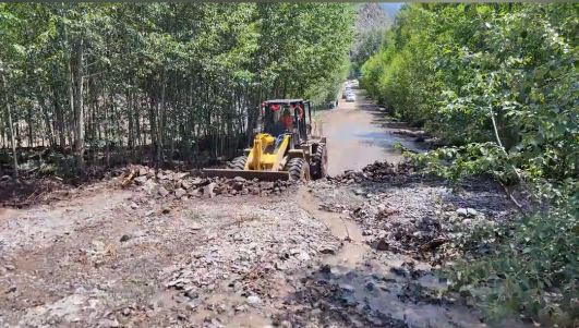青海門源日前大暴雨引致山泥傾瀉，造成3名遊客死亡。抖音＠門源融媒