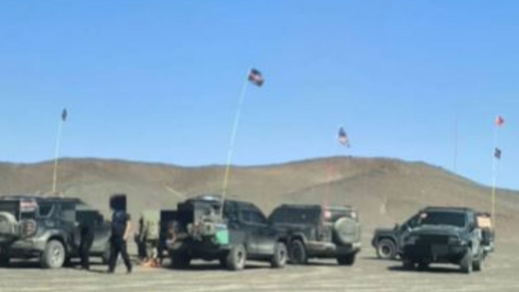 車隊非法闖入羅布泊無人區。《瀟湘晨報》