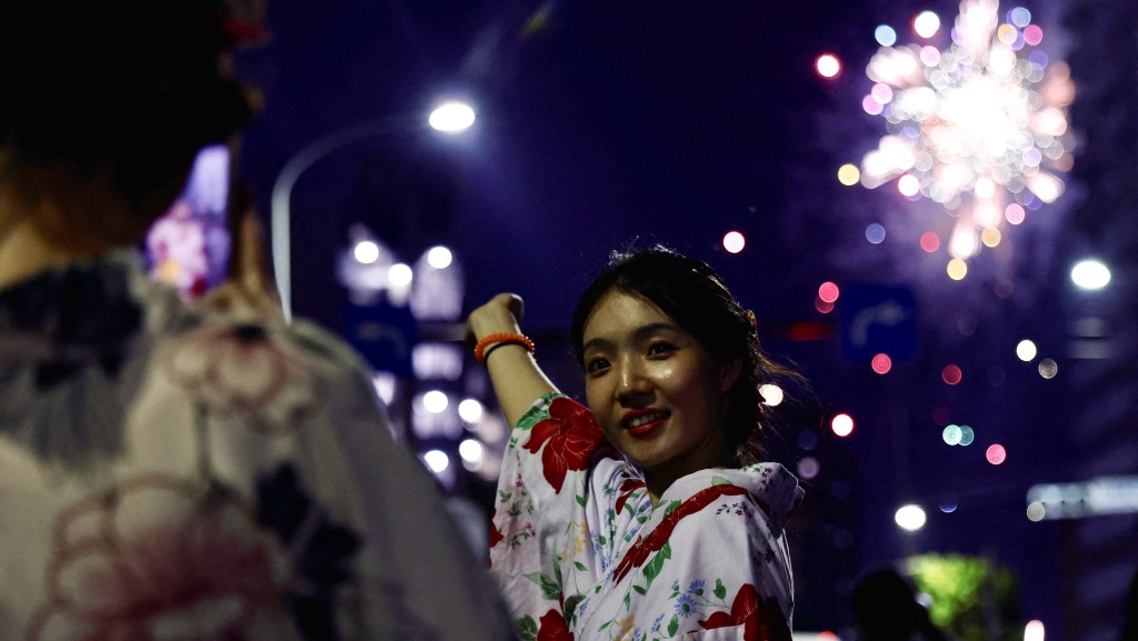 中國女子穿浴衣體驗日本的夏祭。 路透社