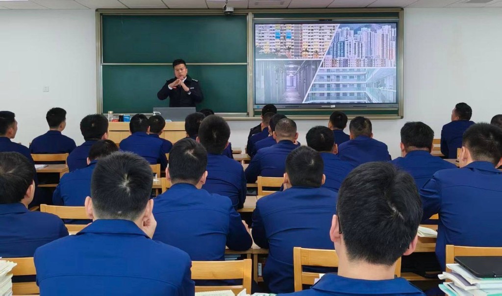 本港消防處首派兩名教官，駐守位於北京的中國消防救援學院授課約兩個月。