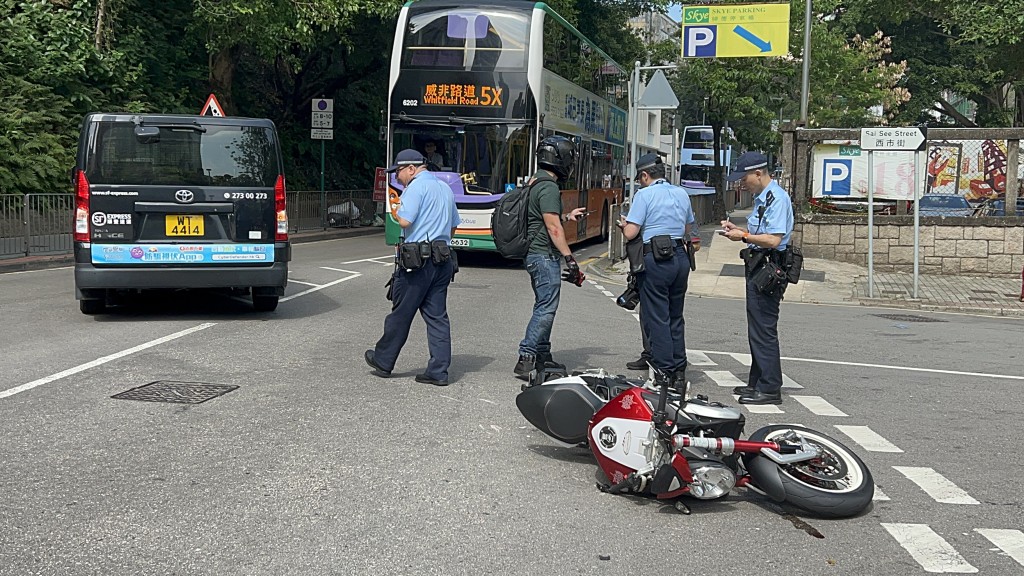 警方在場調查。楊偉亨攝