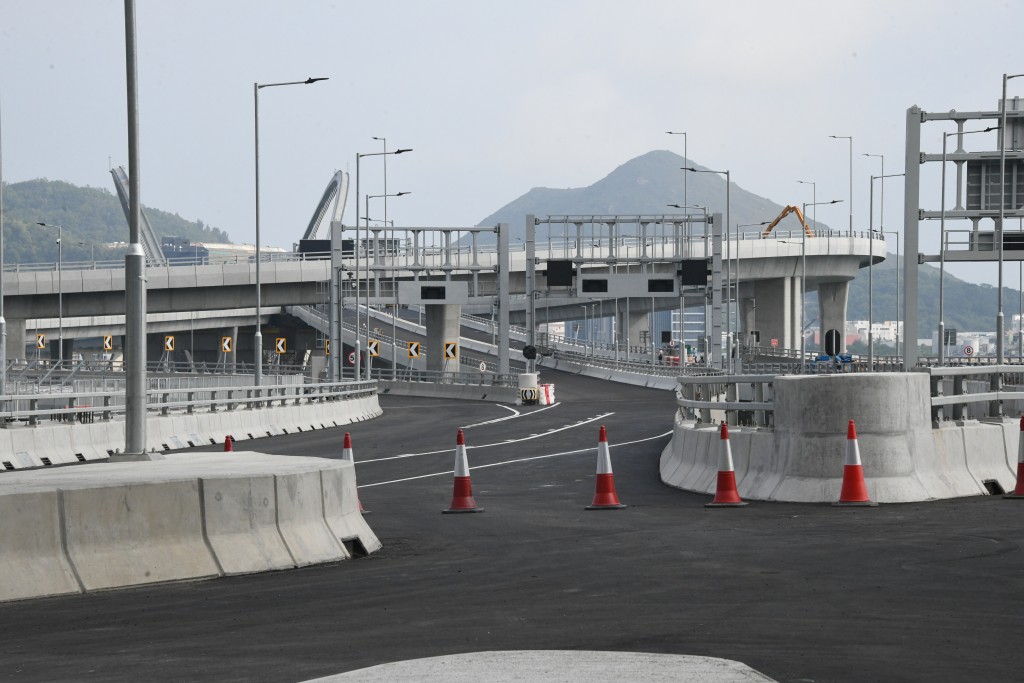 將軍澳跨灣連接路的海上交匯處。伍明輝攝