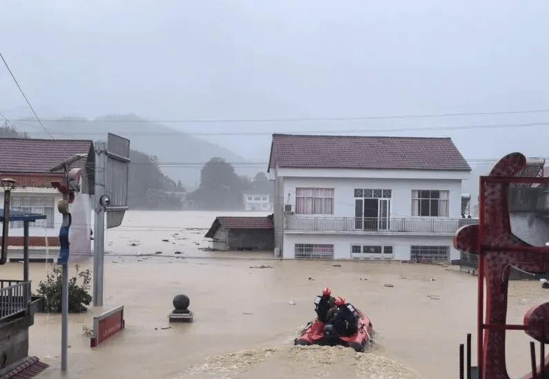 湖南石門強降雨已致1人死亡、2人失聯。 央視