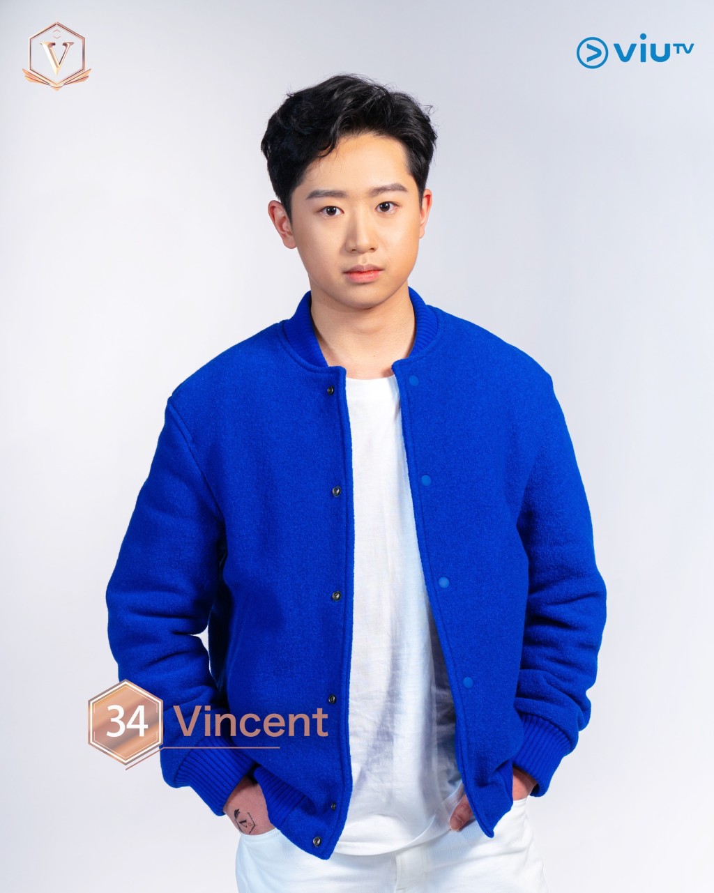 穎生（Vincent） 年齡： 20 職業：學生 擅長：唱歌、彈鋼琴、彈結他 IG：vinlaw1221 #溫哥華參賽者