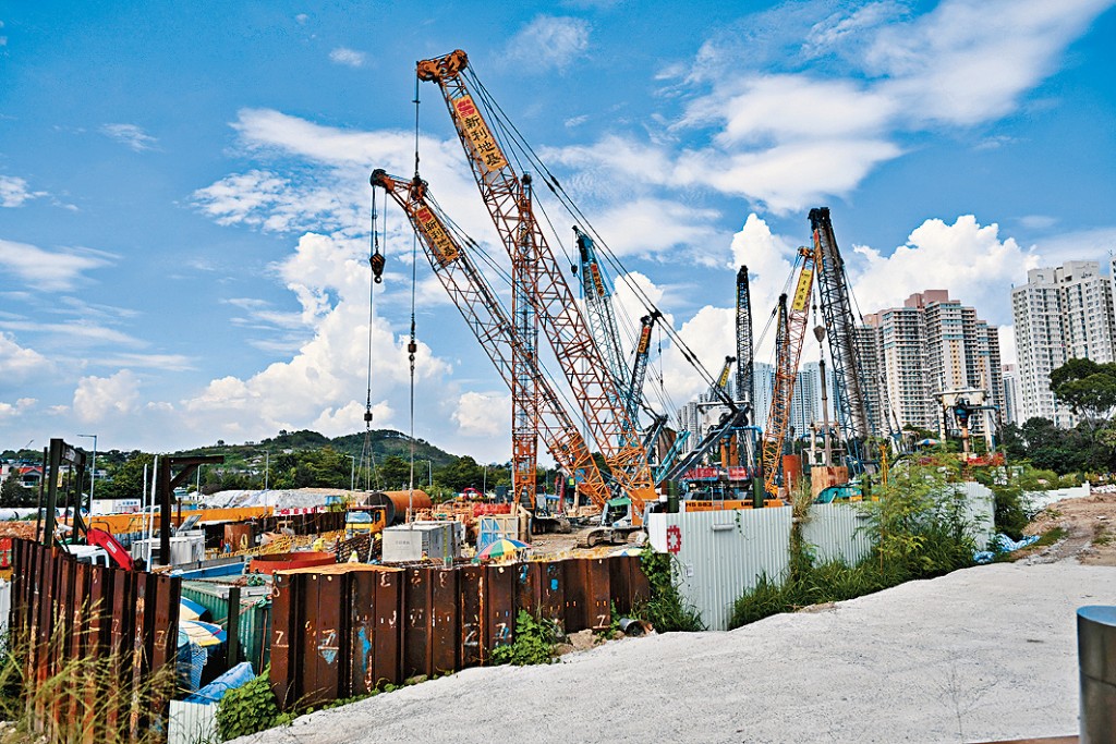 勞聯主席林振昇認為，本港經濟雖逐步回穩，惟勞動市場仍未樂觀，料建造業失業率在短期內未必有大幅改善。