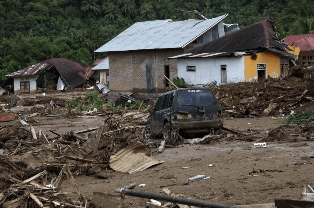 受連續多月惡劣天氣影響，東南亞多國爆發嚴重水災及山泥傾瀉危機。路透社
