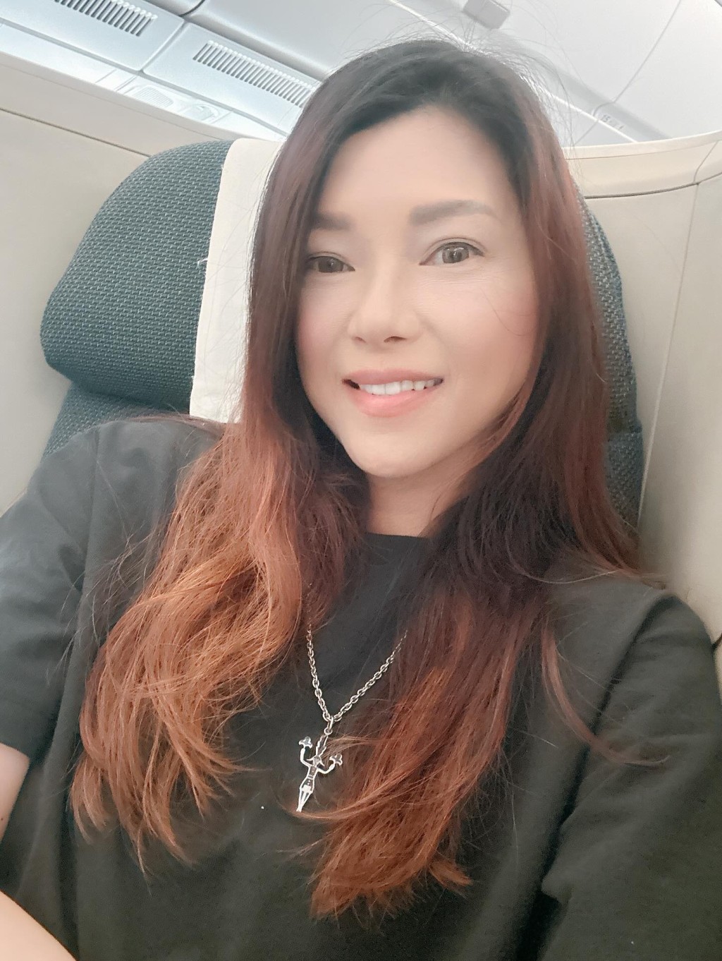 梁芷珊自爆飛往英國,估計是參加女兒的畢業典禮。 梁芷珊自爆飛往英國,估計是參加女兒的畢業典禮。