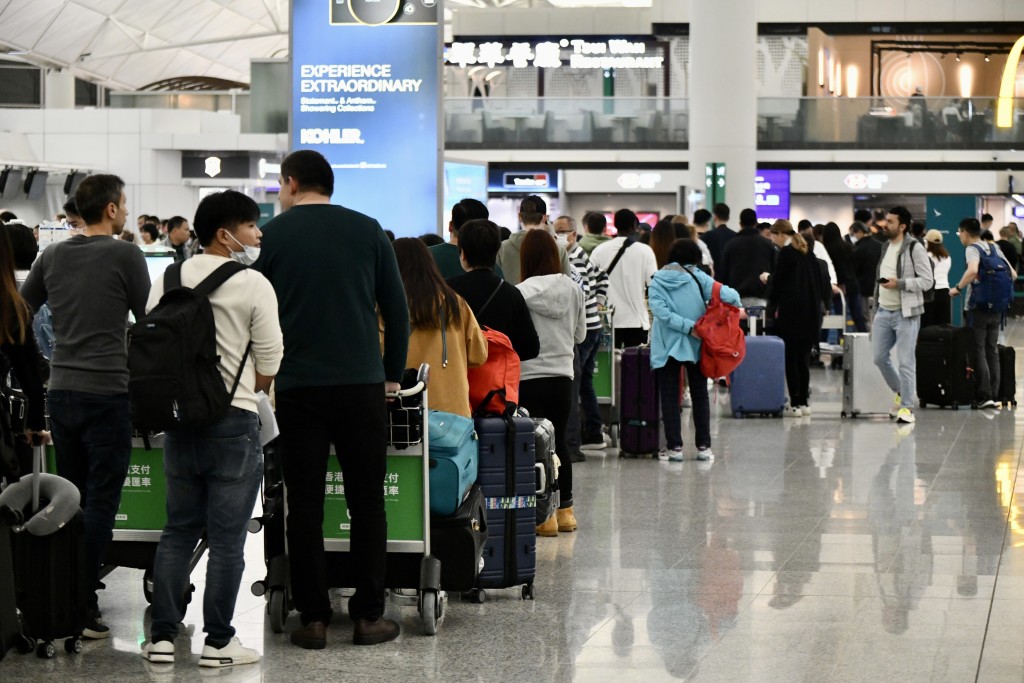 機管局會繼續與機電署保持密切溝通,以確保旅客捷運系統運作安全。資料圖片 機管局會繼續與機電署保持密切溝通,以確保旅客捷運系統運作安全。資料圖片