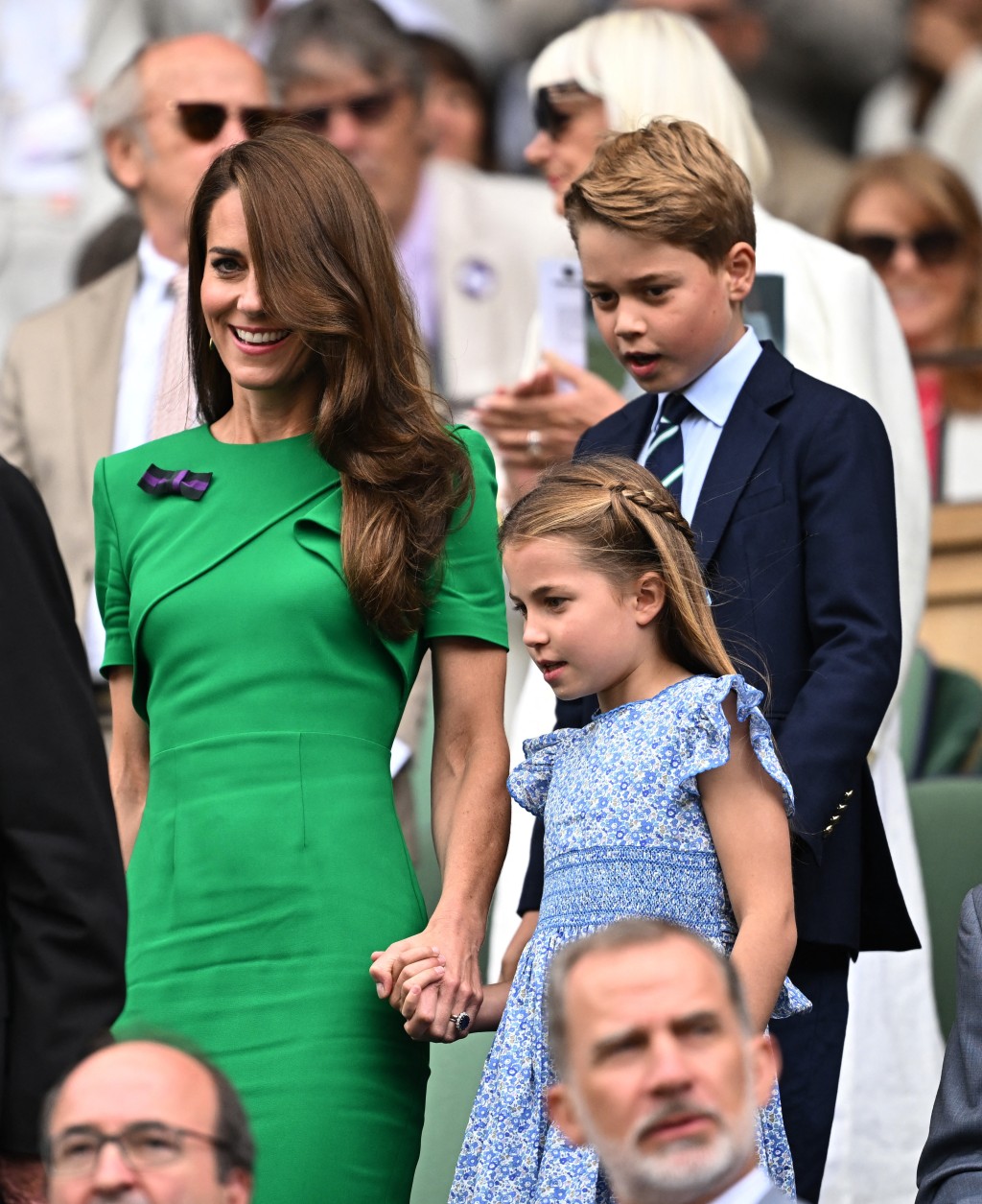 凱特皇妃帶着長子喬治王子與長女夏洛特公主現身溫布頓球場。路透社