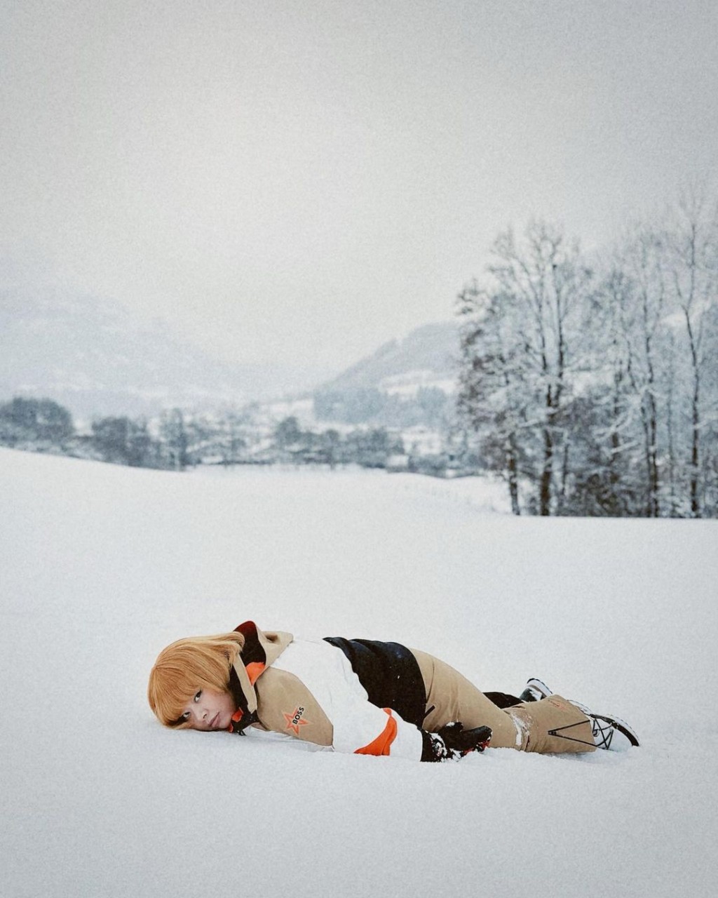 渡邊直美換新造型後，在阿爾卑斯山滑雪（圖片來源：渡邊直美Instagram 「watanabenaomi703」）