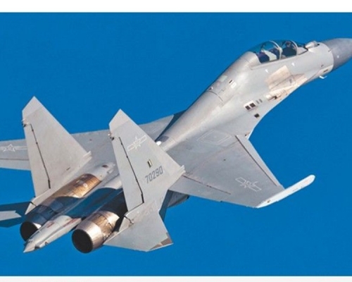 解放軍「殲16」戰機。網圖